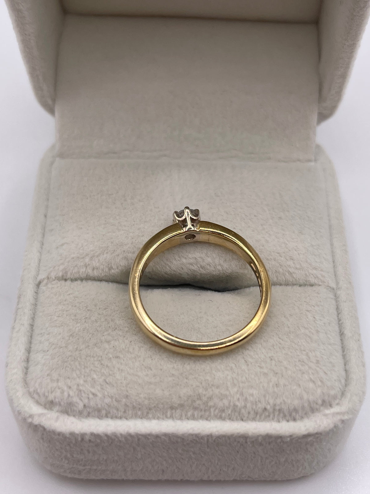 9ct gold diamond ring