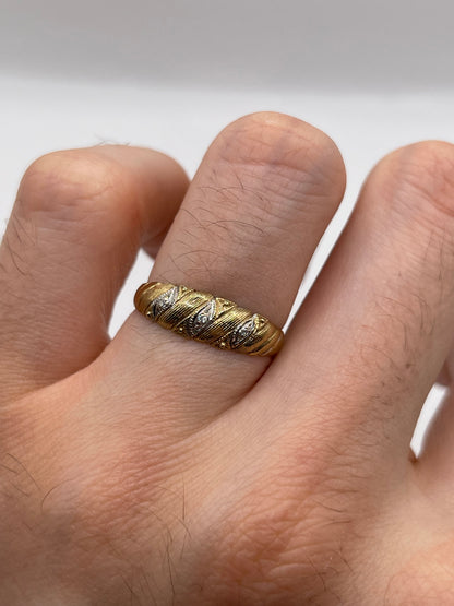 9ct gold diamond croissant ring