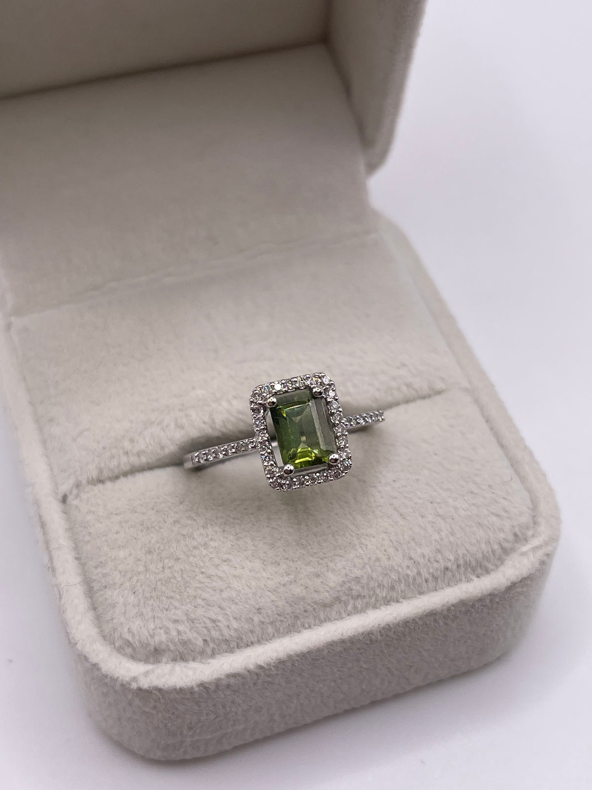 9ct white gold quartz and diamond ring
