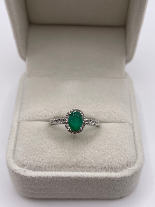 18ct white gold emerald and diamond ring