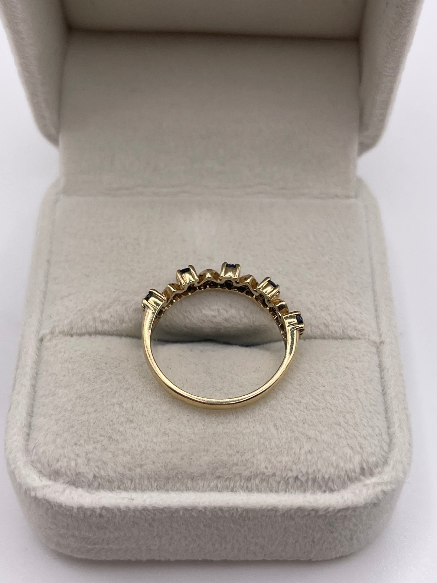 9ct gold sapphire and diamond ring