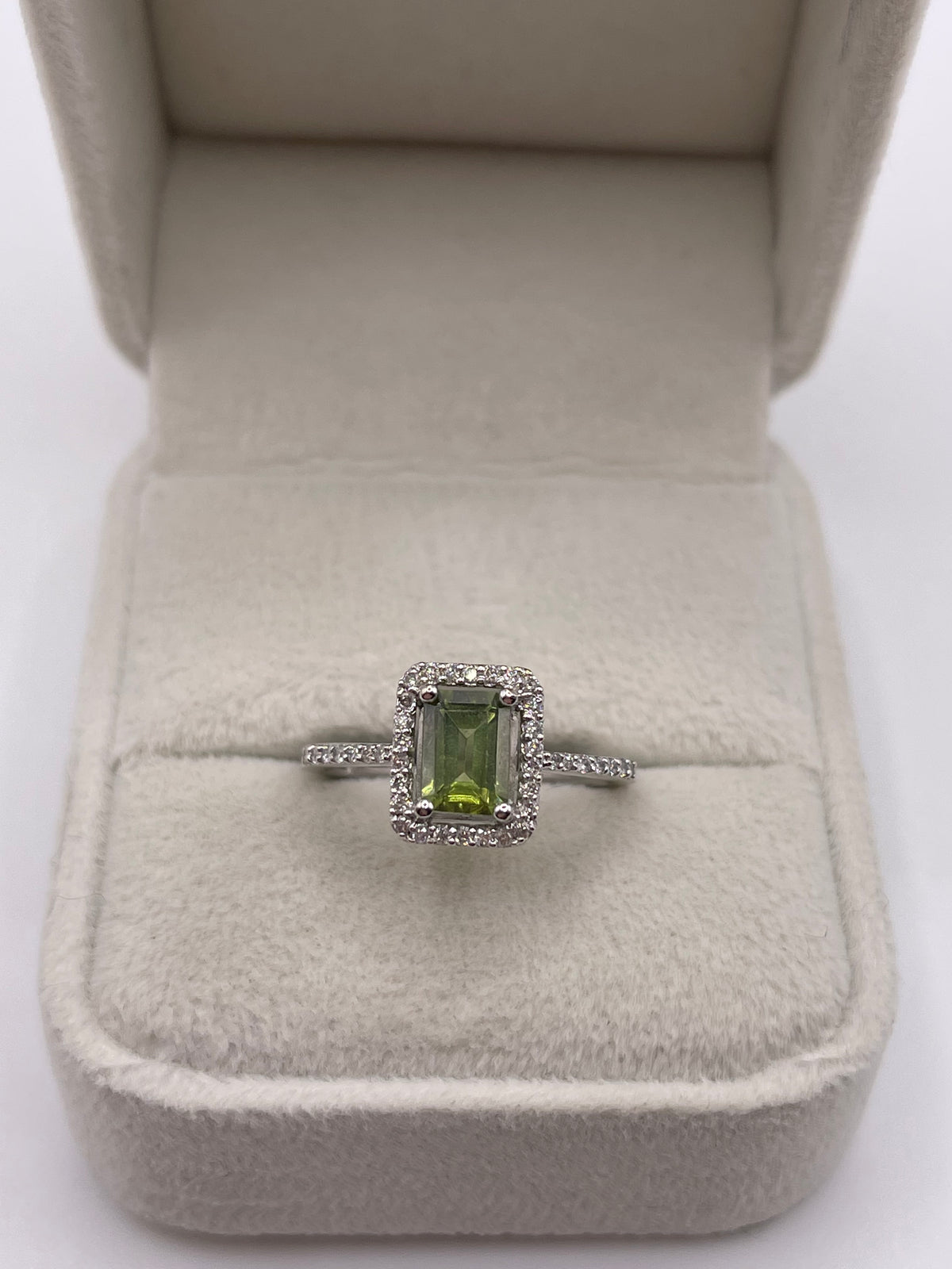 9ct white gold quartz and diamond ring