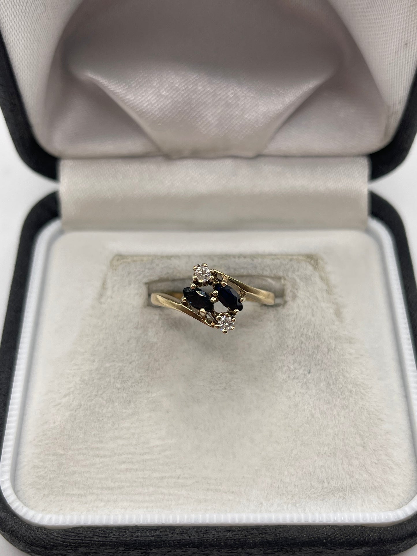 9ct gold sapphire and diamond ring