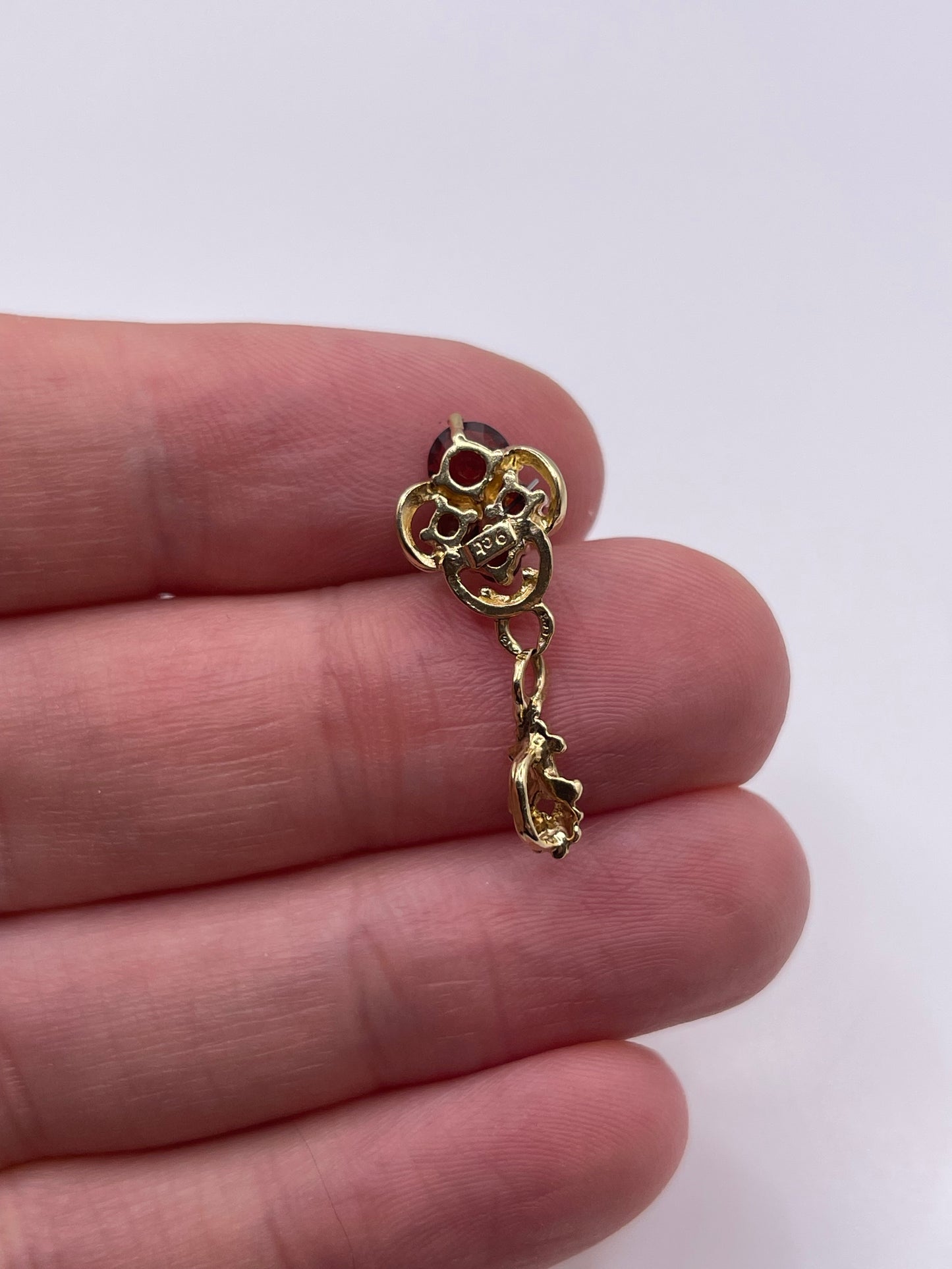9ct gold garnet cluster pendant
