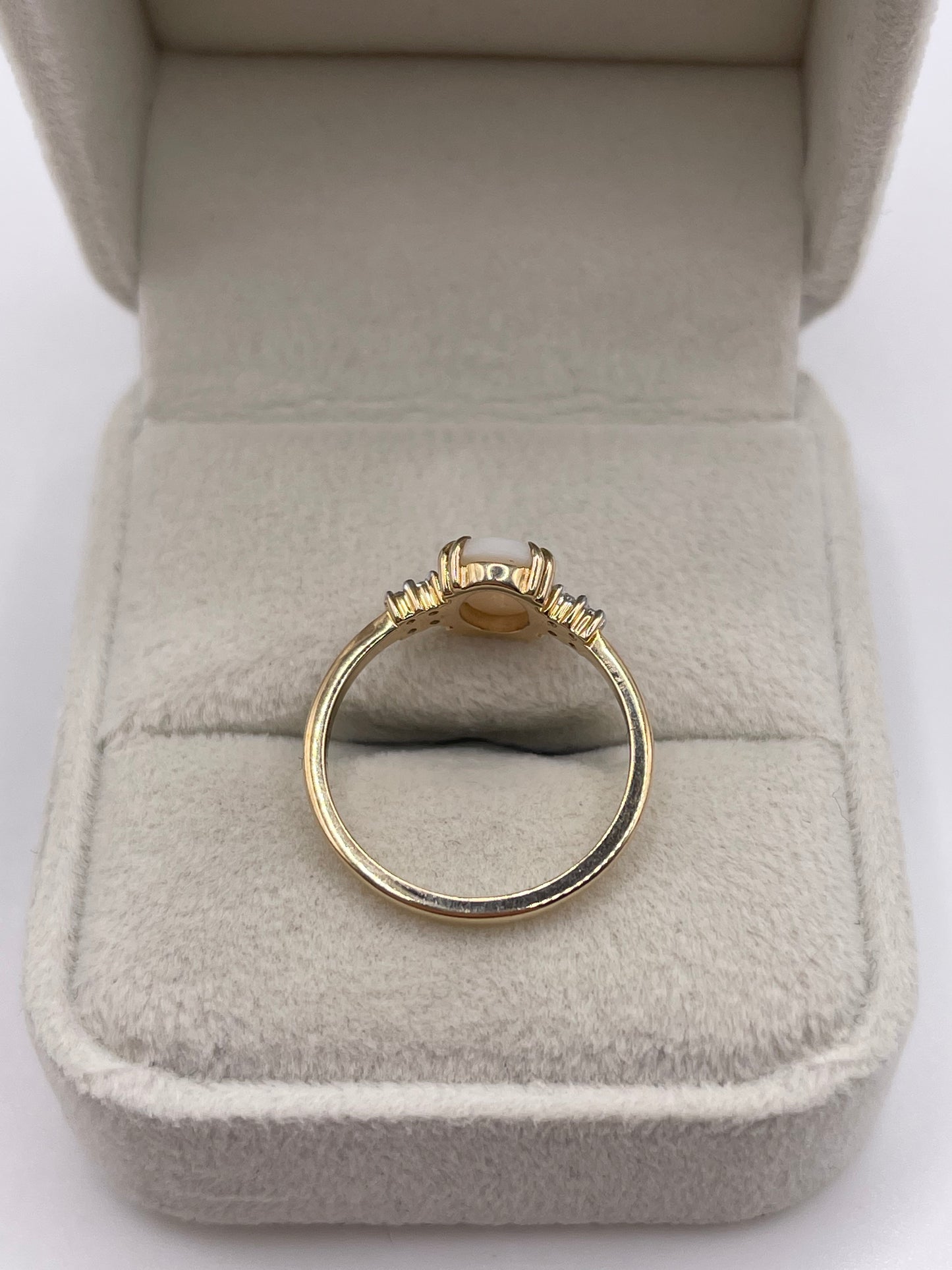 9ct gold opal and zircon ring