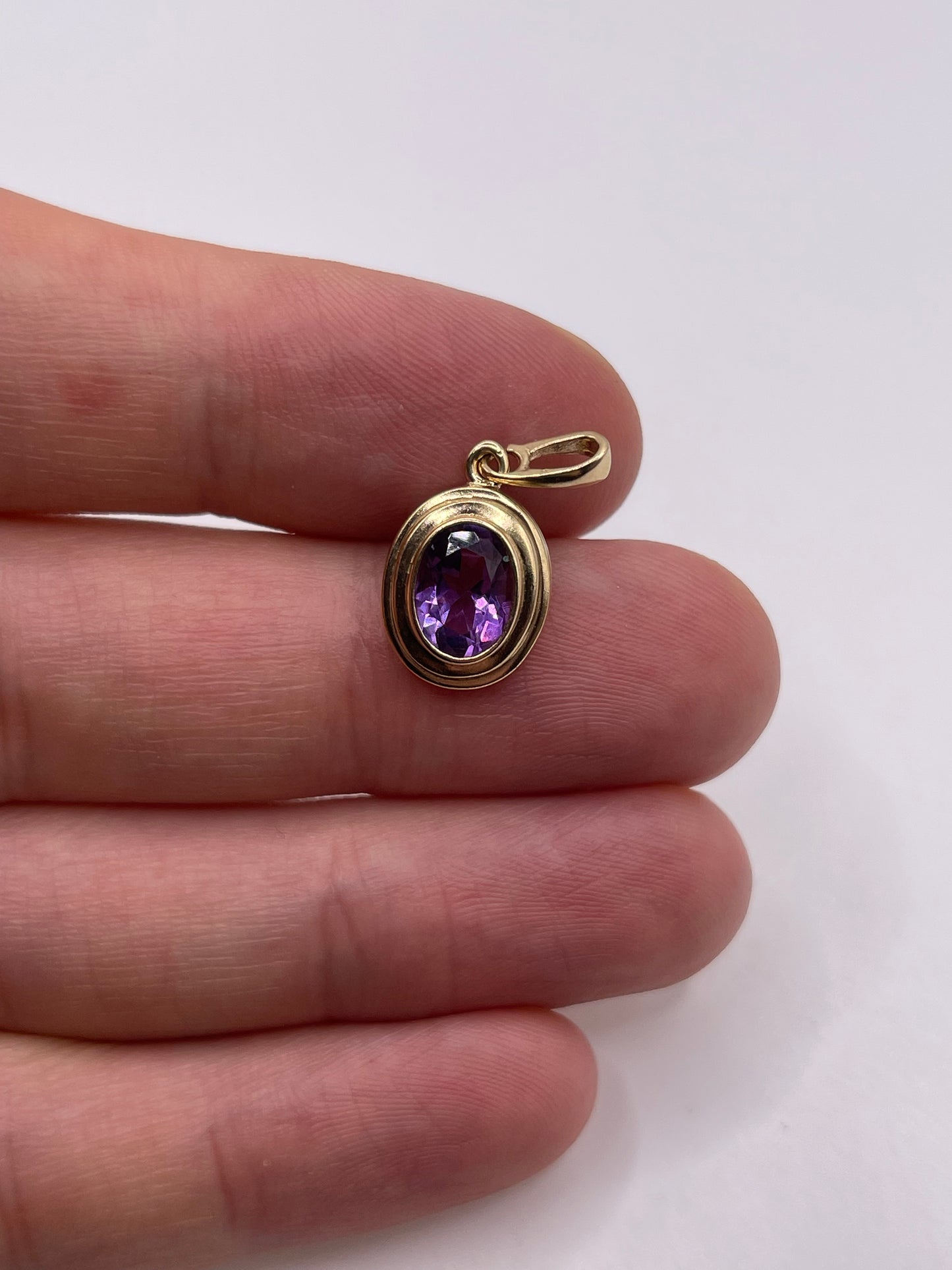 9ct gold amethyst pendant