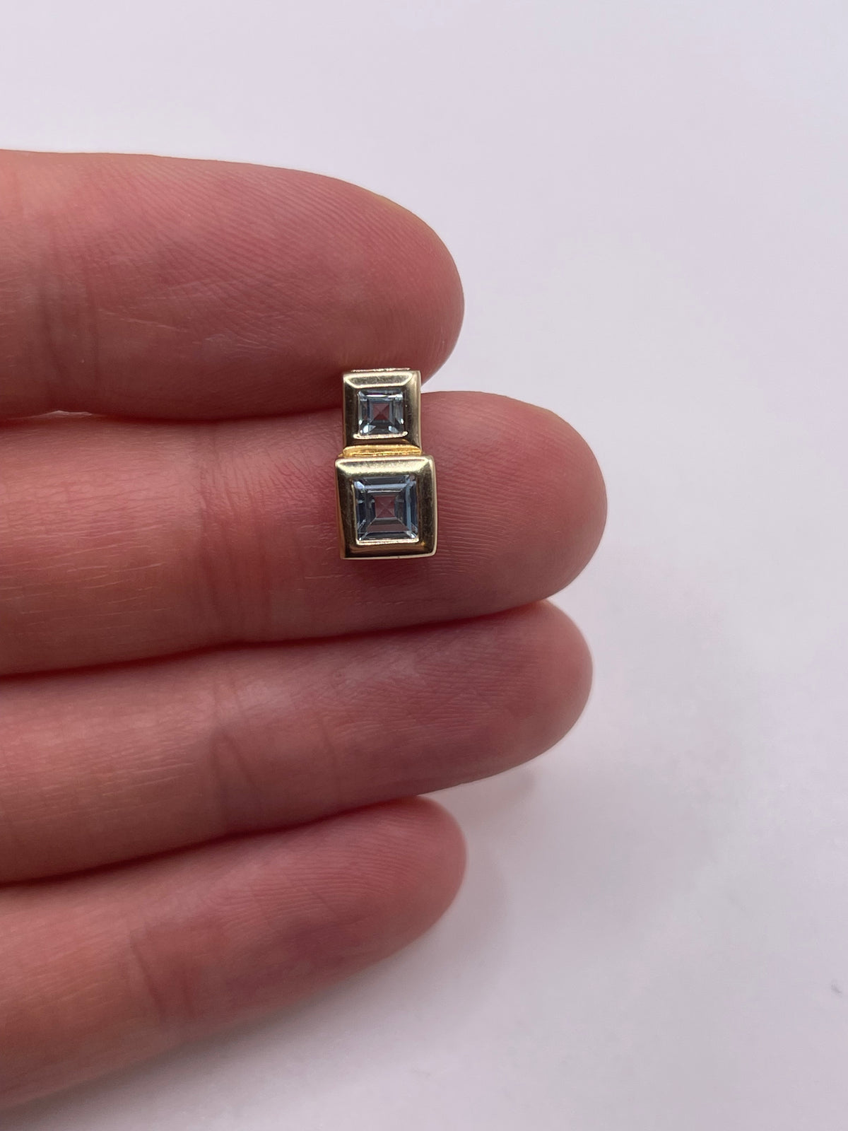 9ct gold topaz pendant