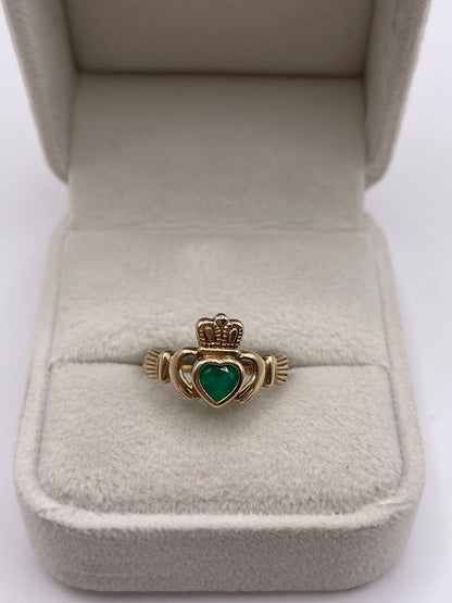 9ct gold green agate claddagh ring