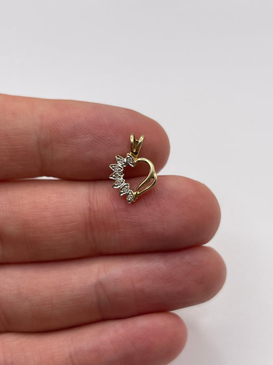 9ct gold diamond heart pendant