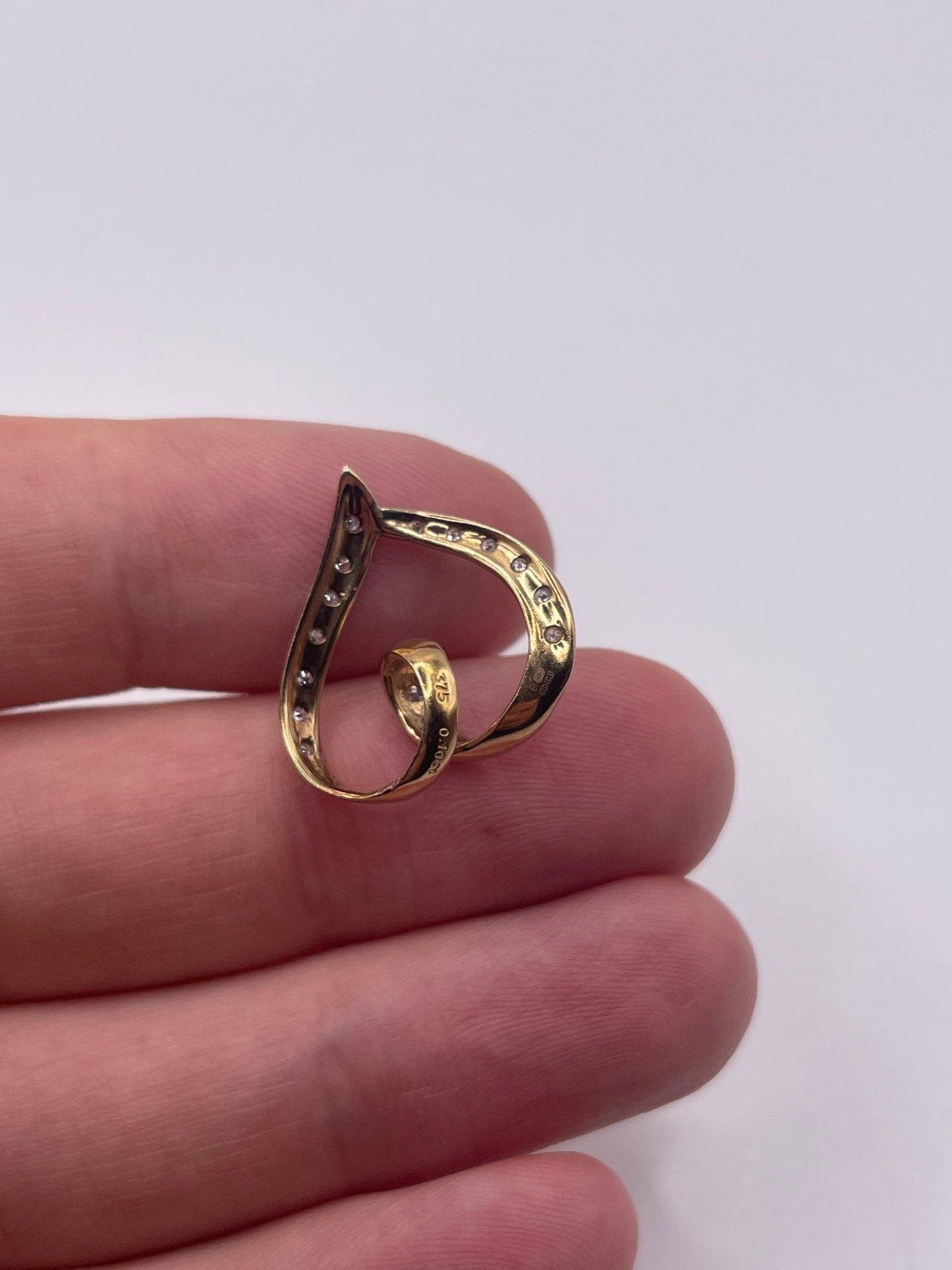 9ct gold diamond heart ring