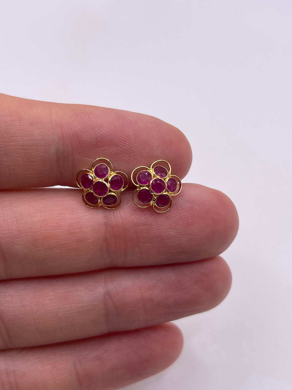 18ct gold ruby cluster earrings