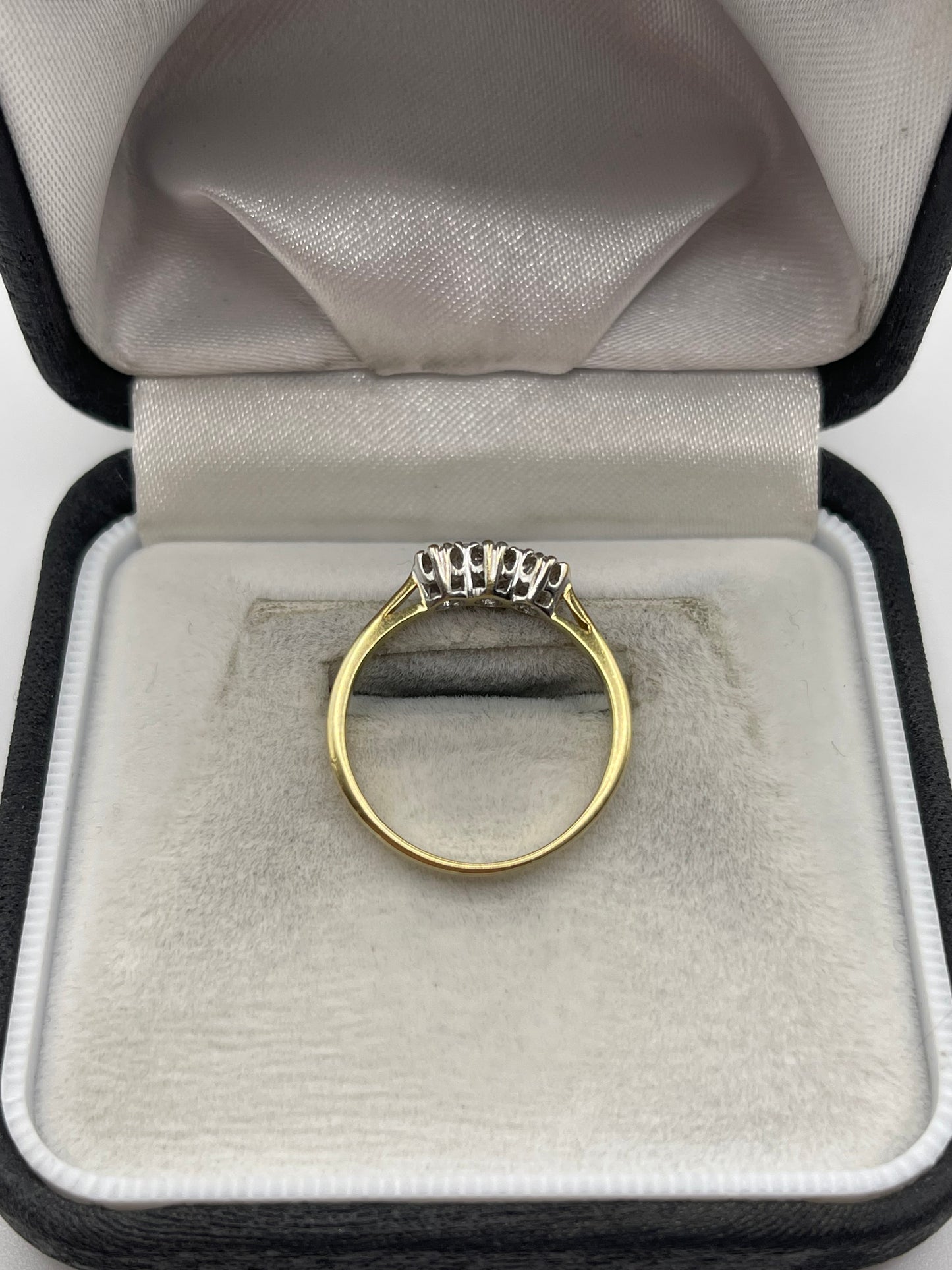 18ct gold 25 point diamond ring