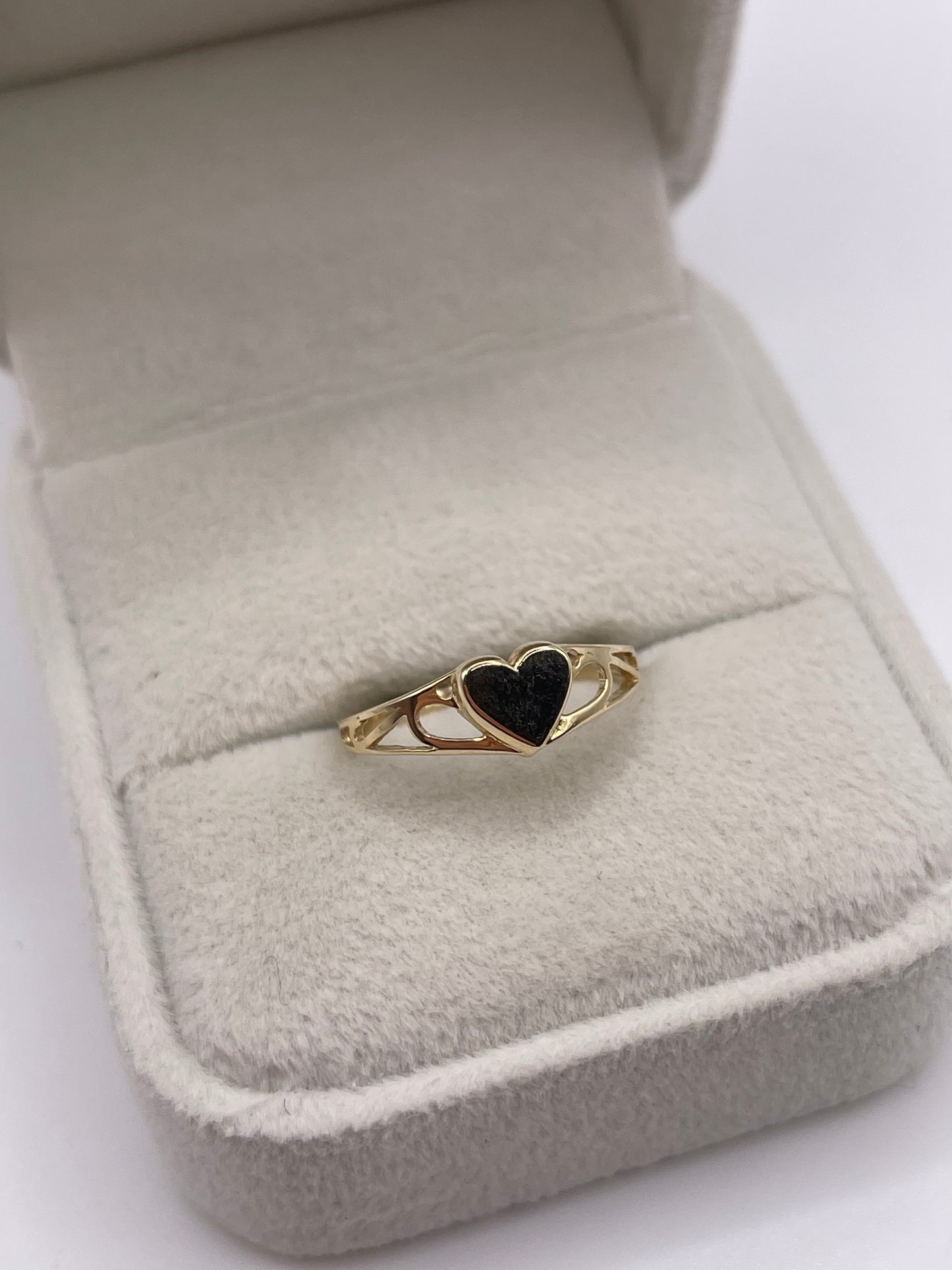 9ct gold heart ring