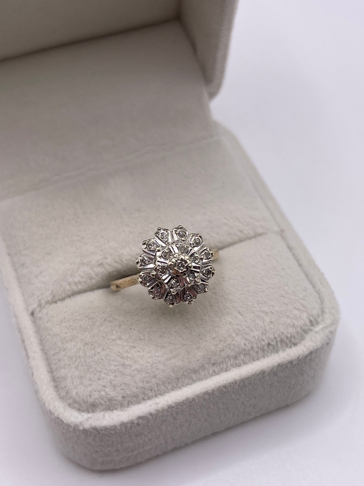 9ct gold diamond cluster ring