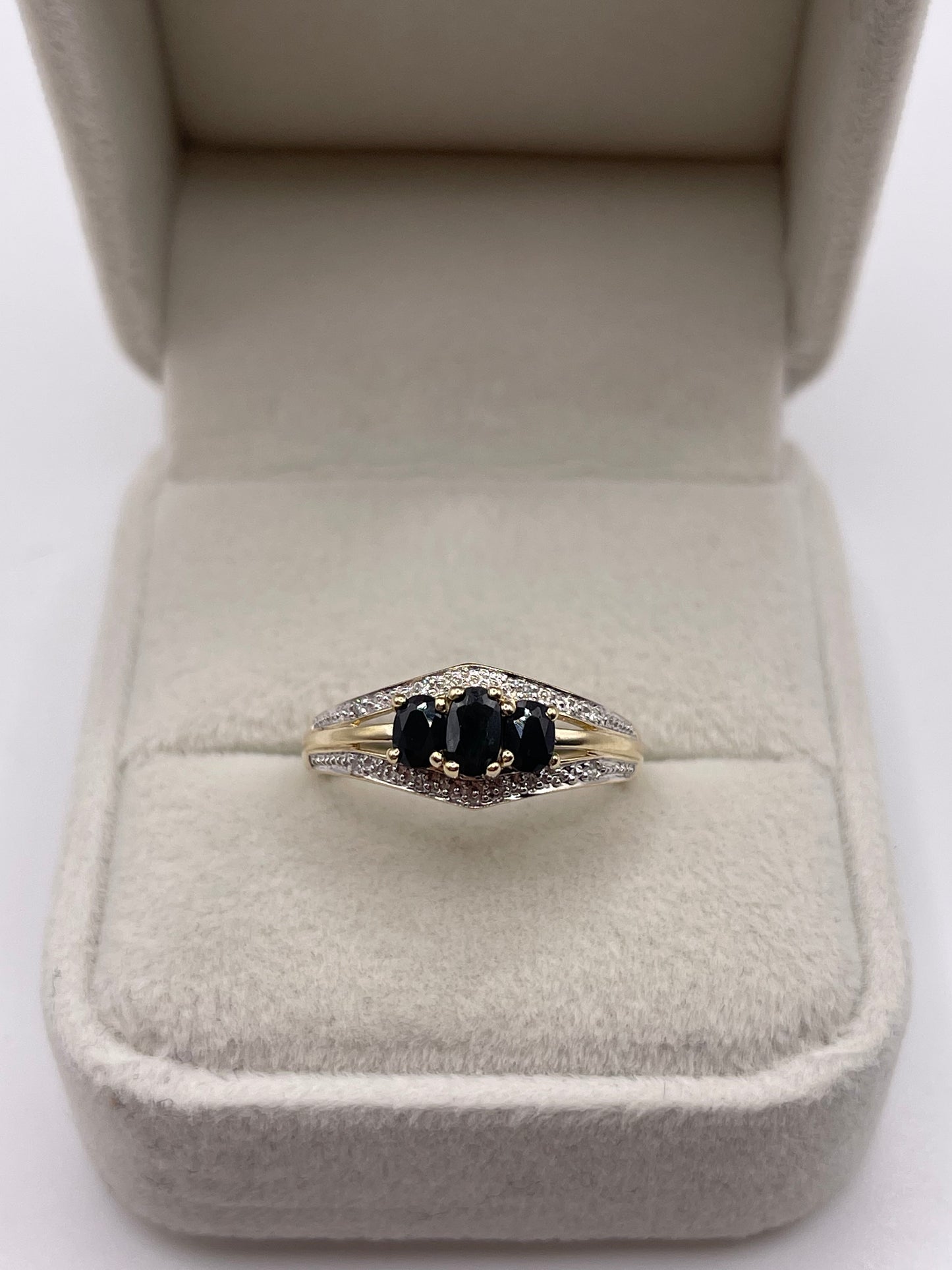 9ct gold sapphire and diamond ring