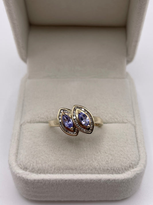 9ct gold tanzanite and diamond ring