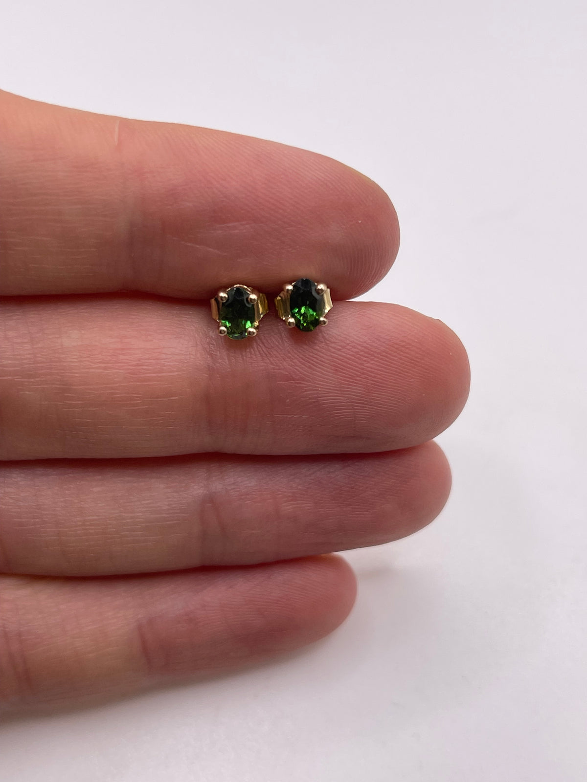 9ct gold diopside earrings