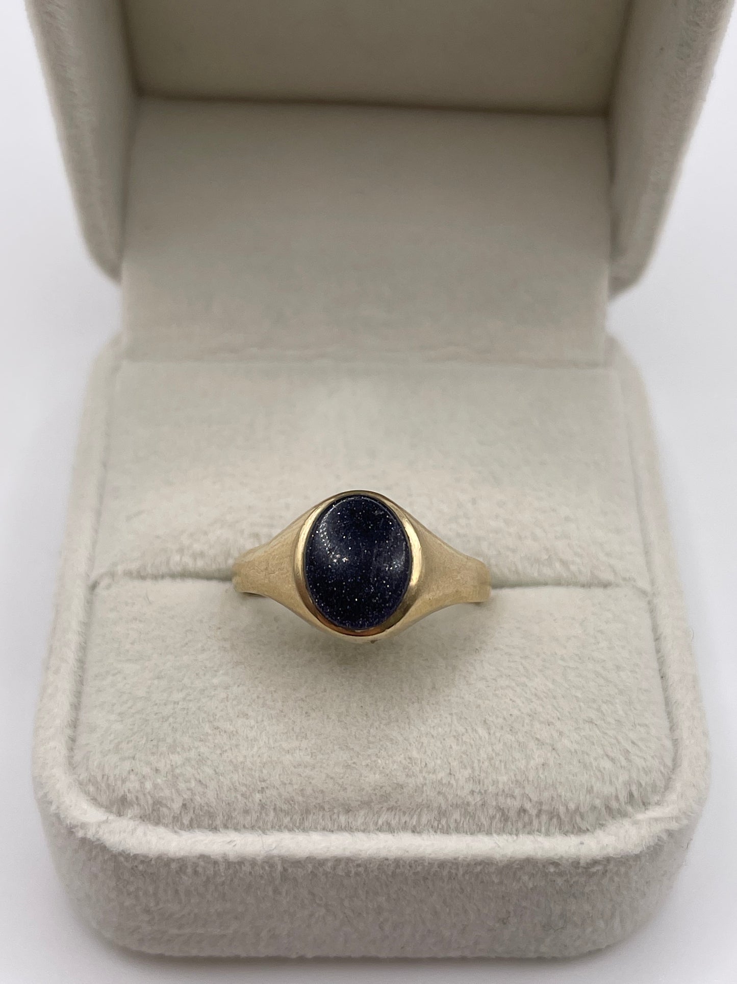 9ct gold sandstone signet ring