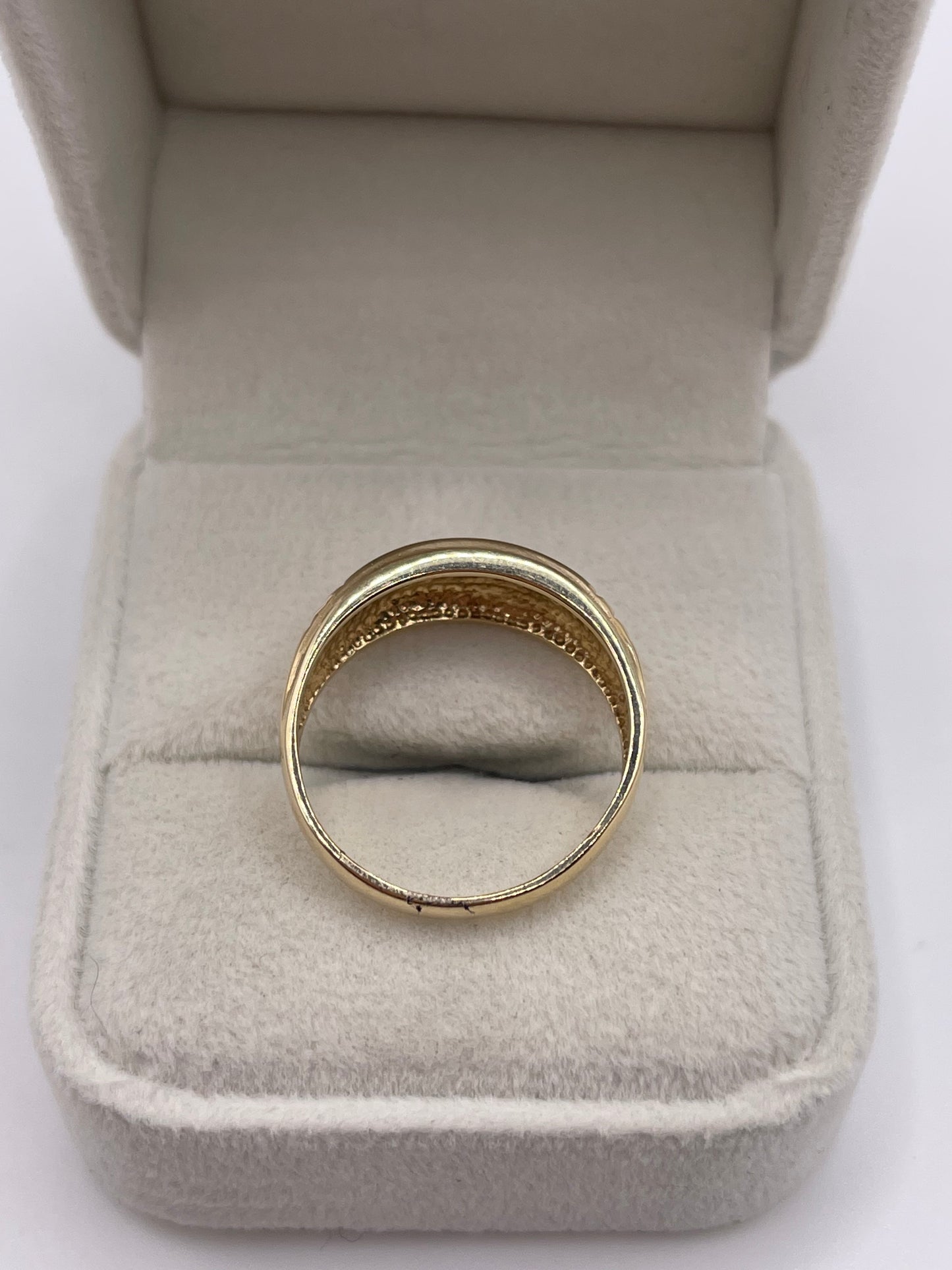 9ct gold diamond gypsy ring