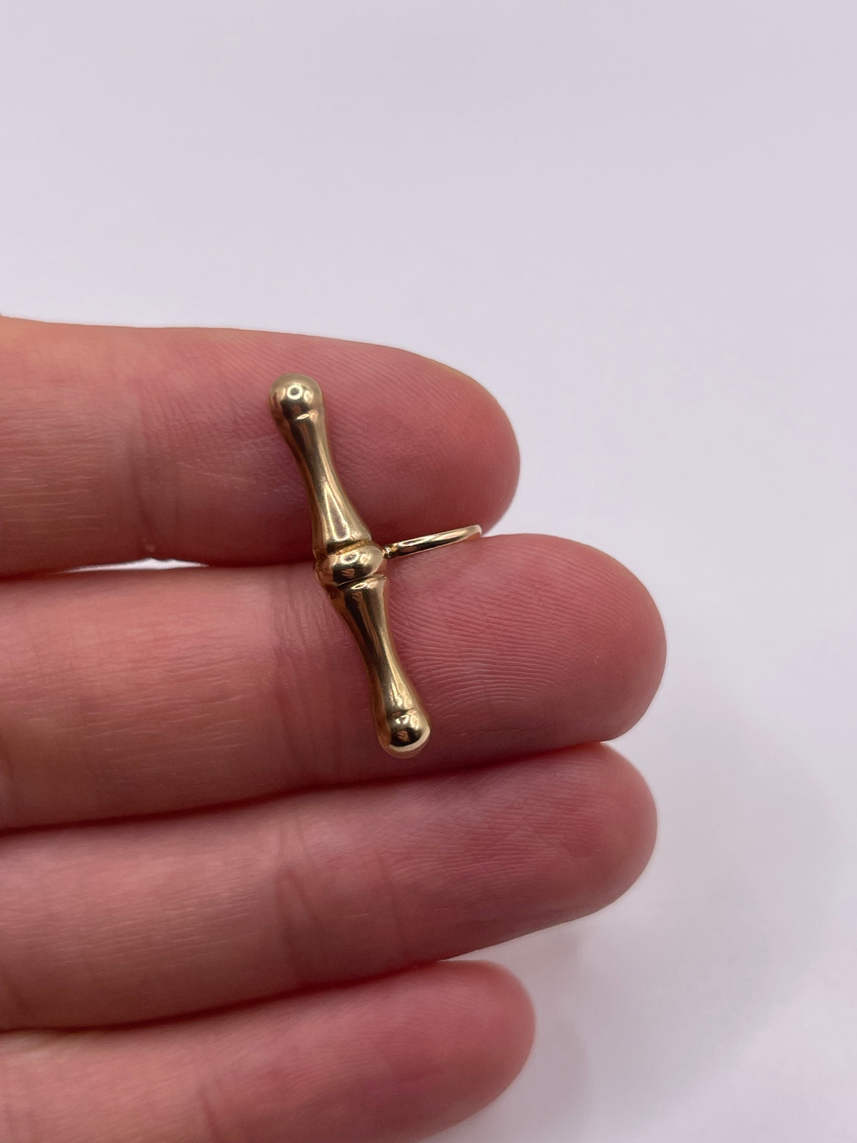 9ct gold t bar pendant