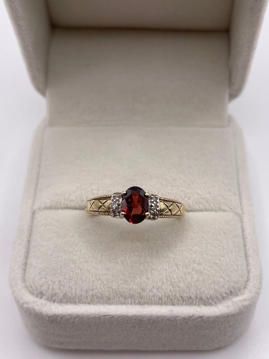 9ct gold garnet and diamond ring