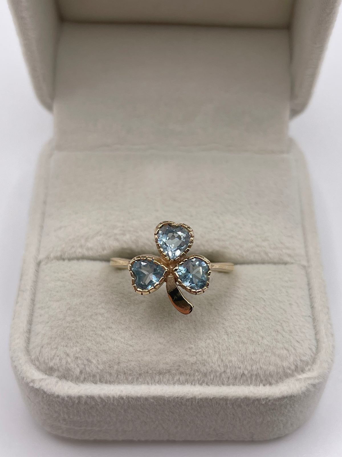 9ct gold topaz clover ring