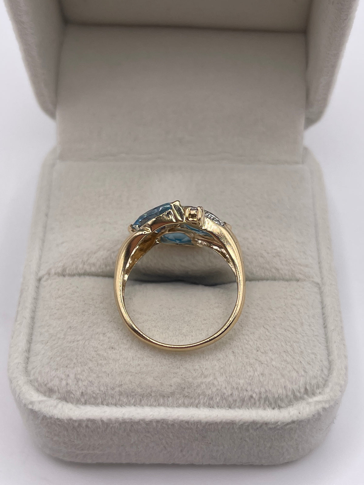 9ct gold topaz and diamond ring