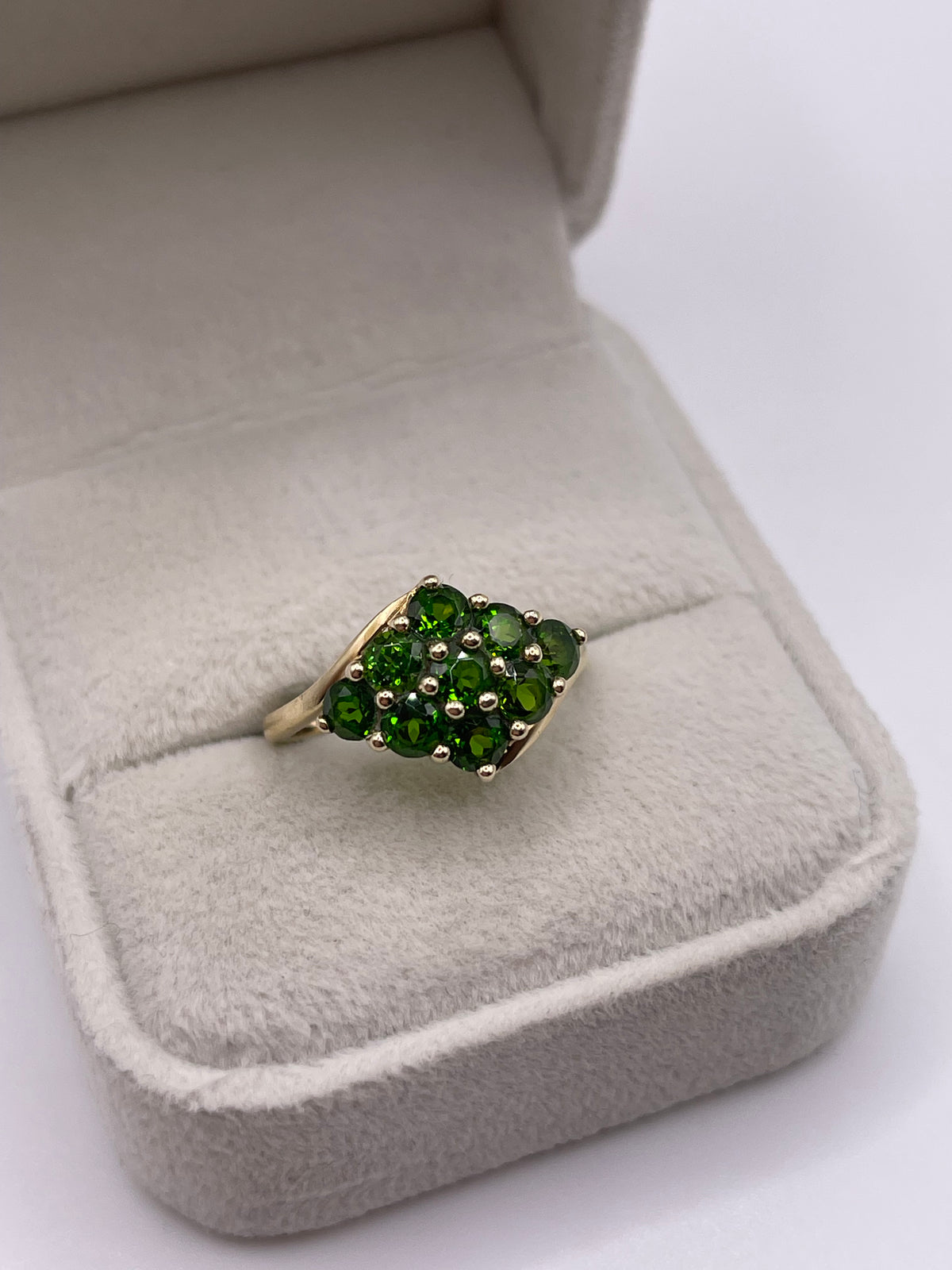 9ct gold diopside cluster ring