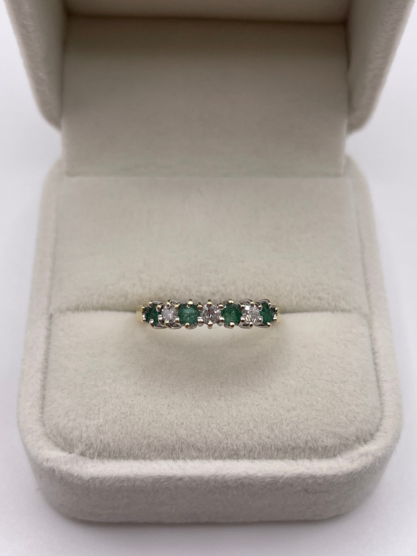 18ct gold emerald and diamond ring