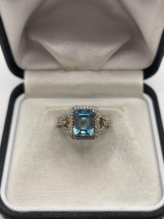 9ct gold aquamarine and zircon ring