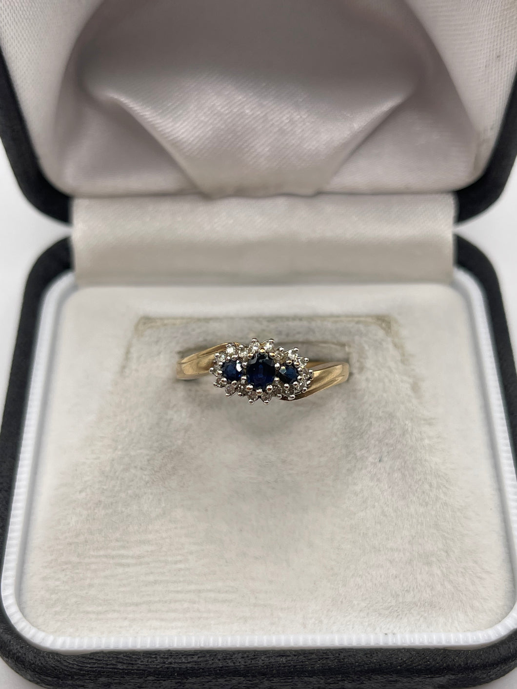 9ct gold sapphire and diamond ring