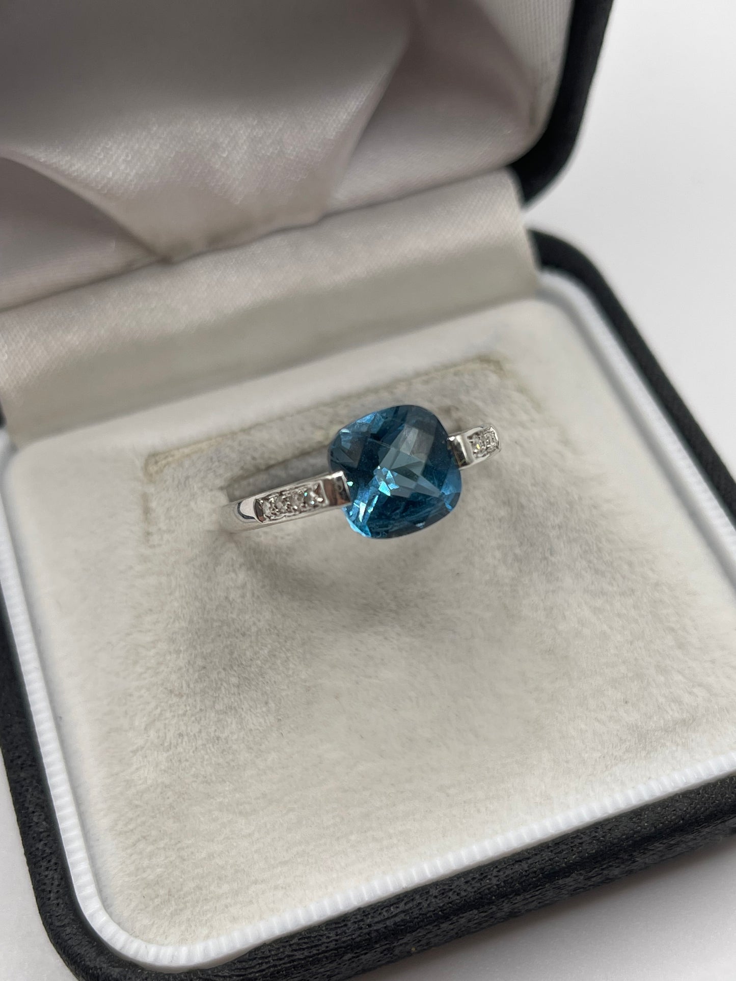 9ct white gold topaz and diamond ring