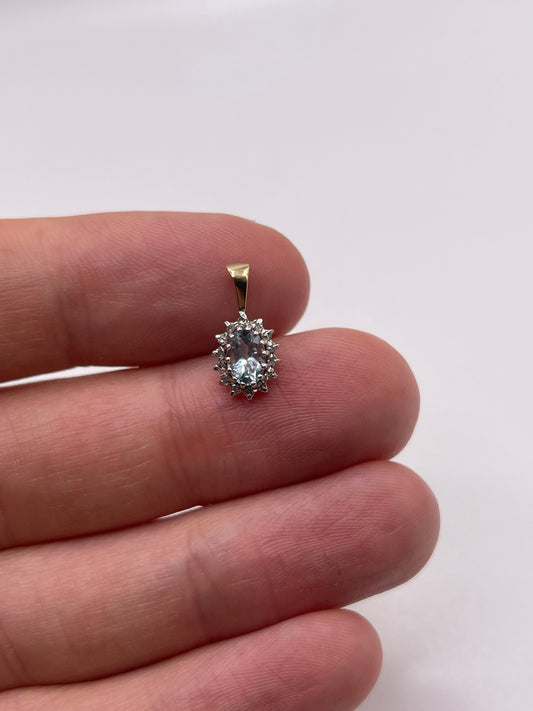 9ct gold topaz and diamond pendant