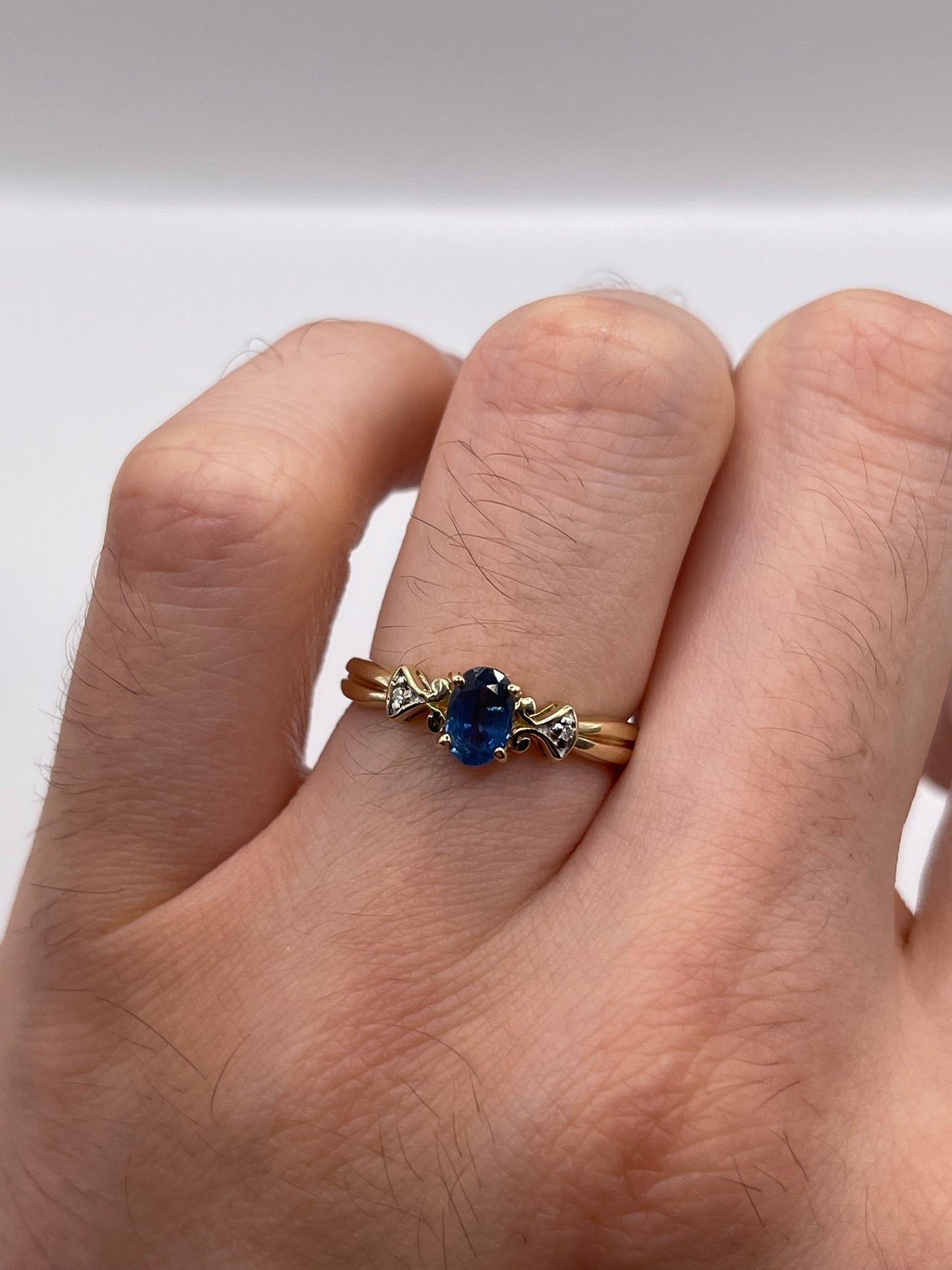 9ct gold kyanite and diamond ring