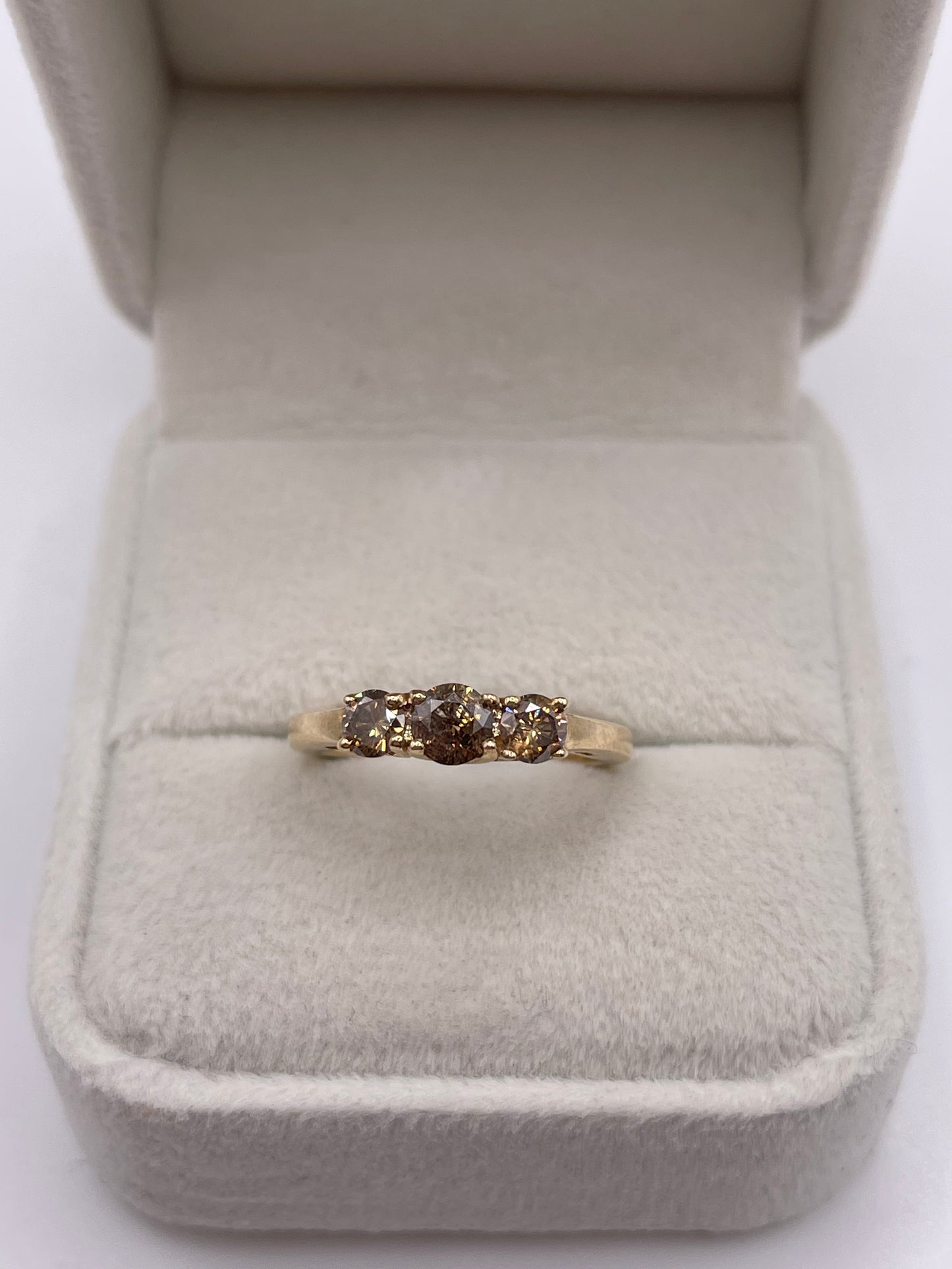 9ct gold cognac diamond ring