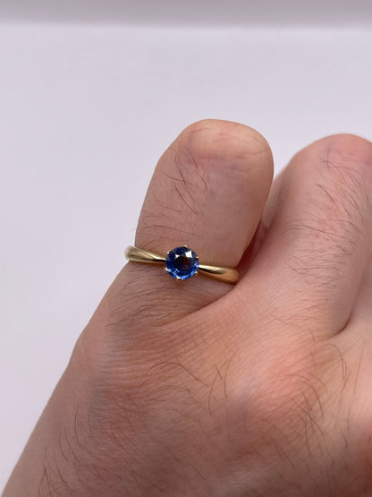 9ct gold sapphire ring