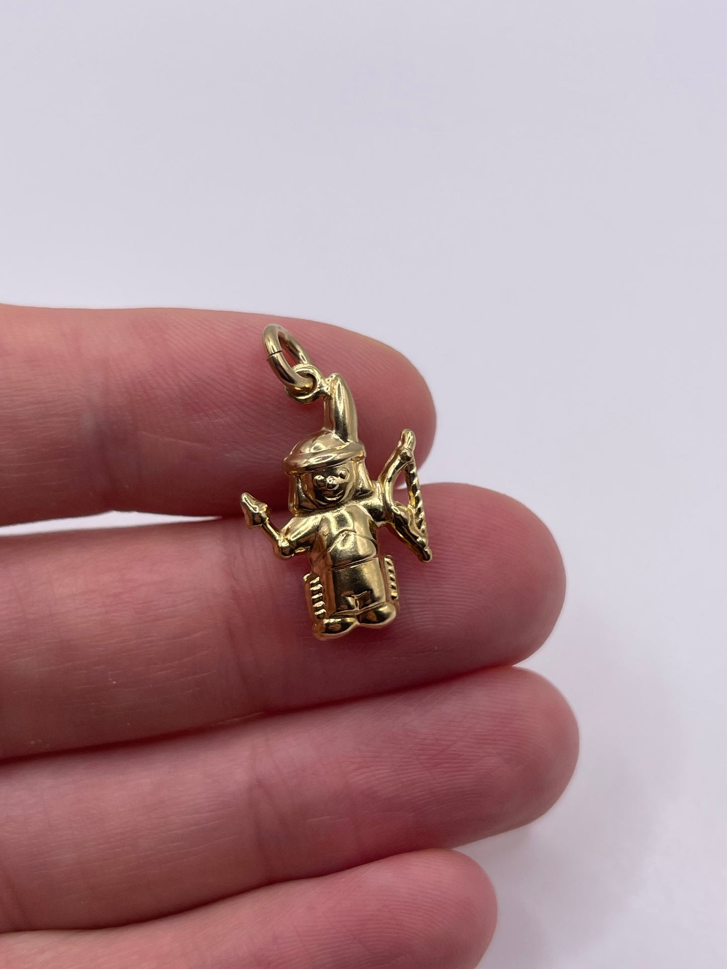 9ct gold archer charm