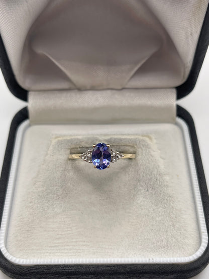 9ct gold tanzanite and zircon ring
