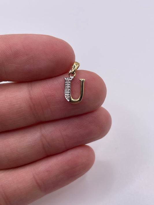 9ct gold diamond initial U pendant