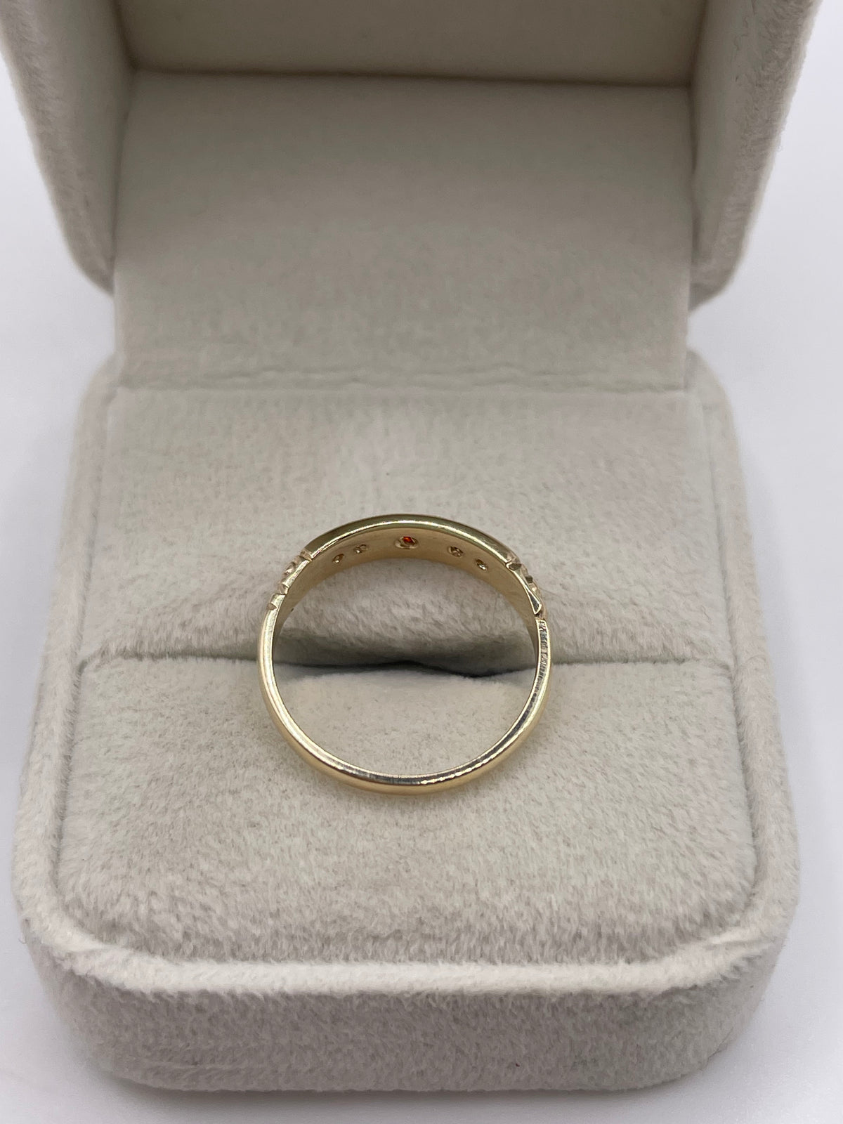 9ct gold garnet gypsy ring