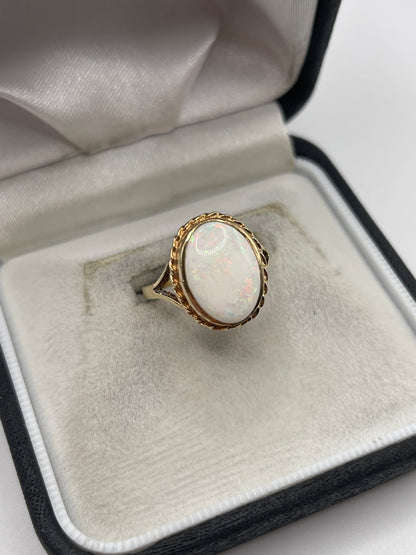 9ct gold opal ring