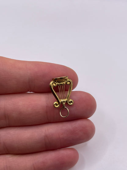 9ct gold lyre charm