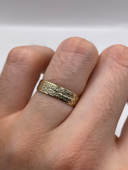 9ct gold patterned band