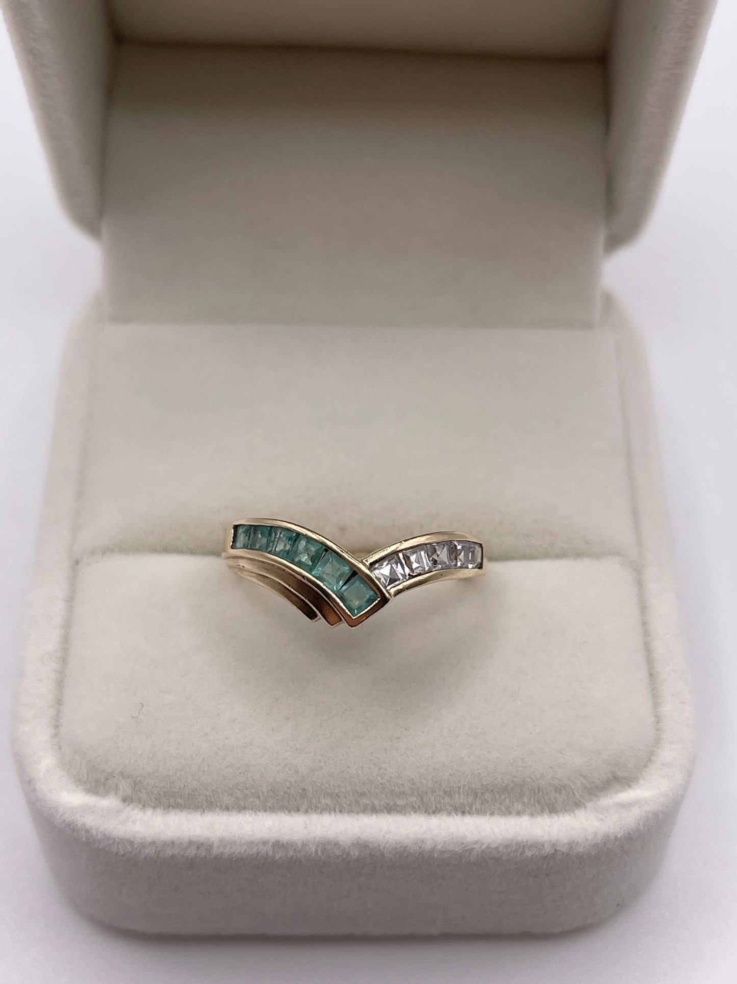 9ct gold emerald and cz ring
