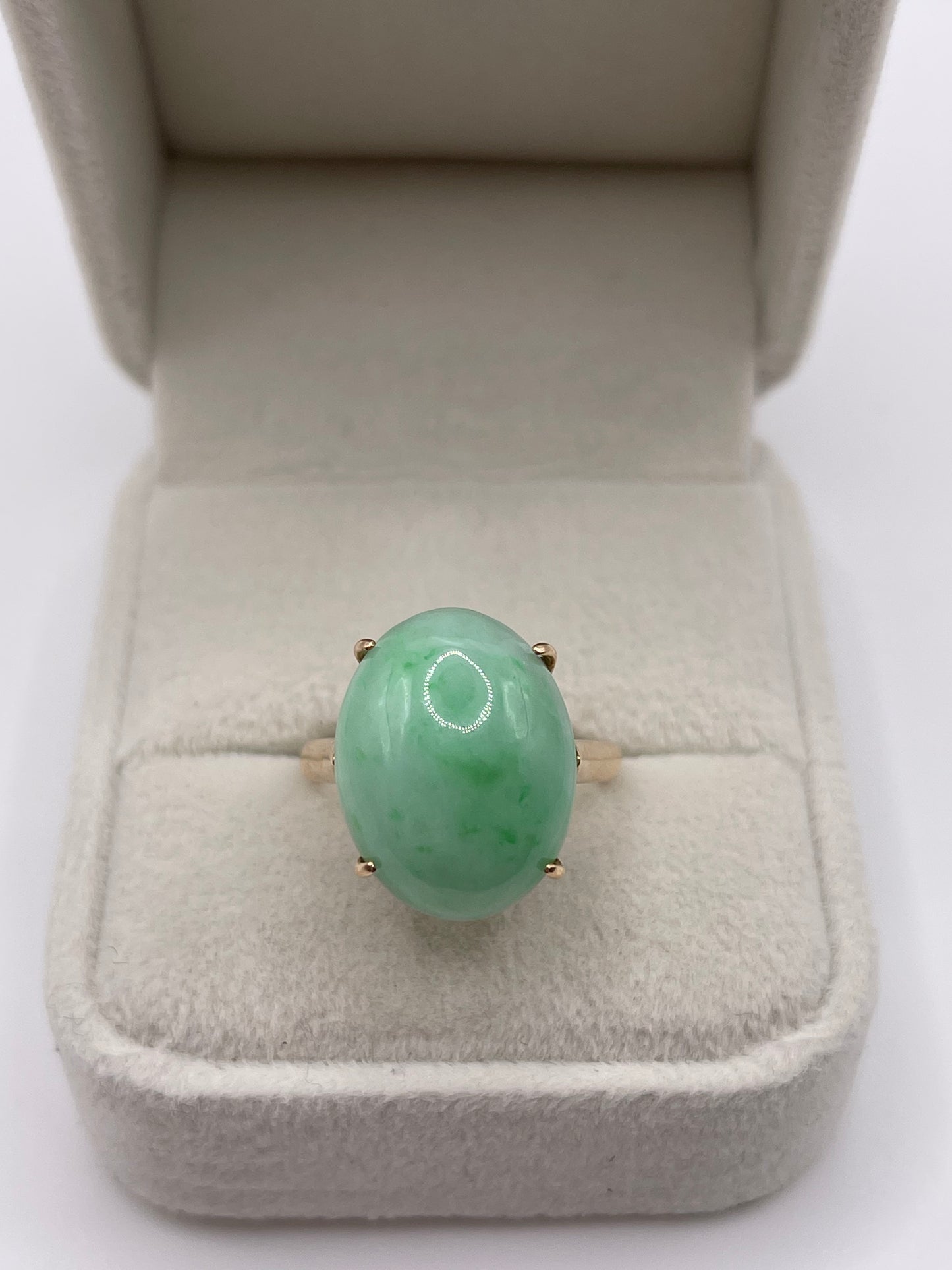 14ct gold jade ring