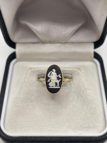 9ct Wedgwood cameo ring