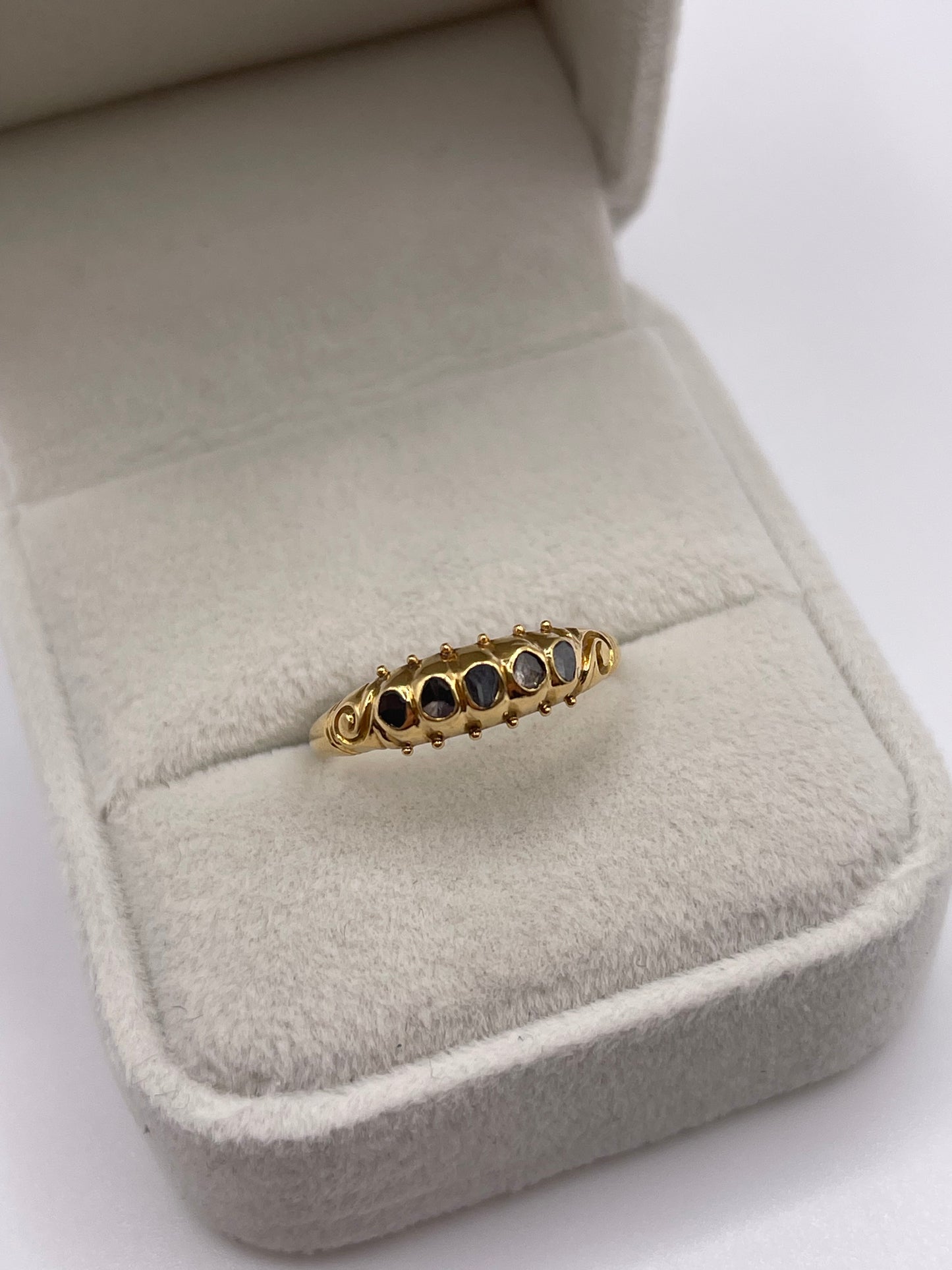 18ct gold rough cut diamond ring