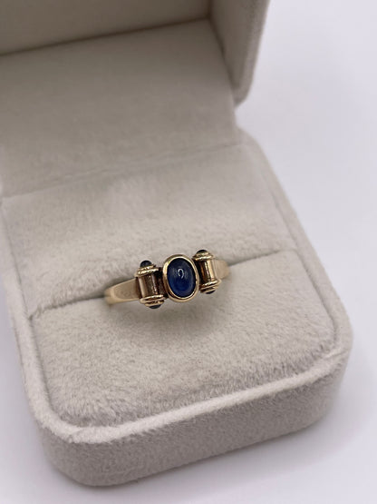 9ct gold cabochon sapphire ring