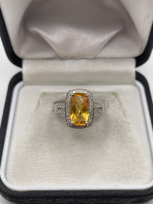 18ct white gold citrine and diamond ring