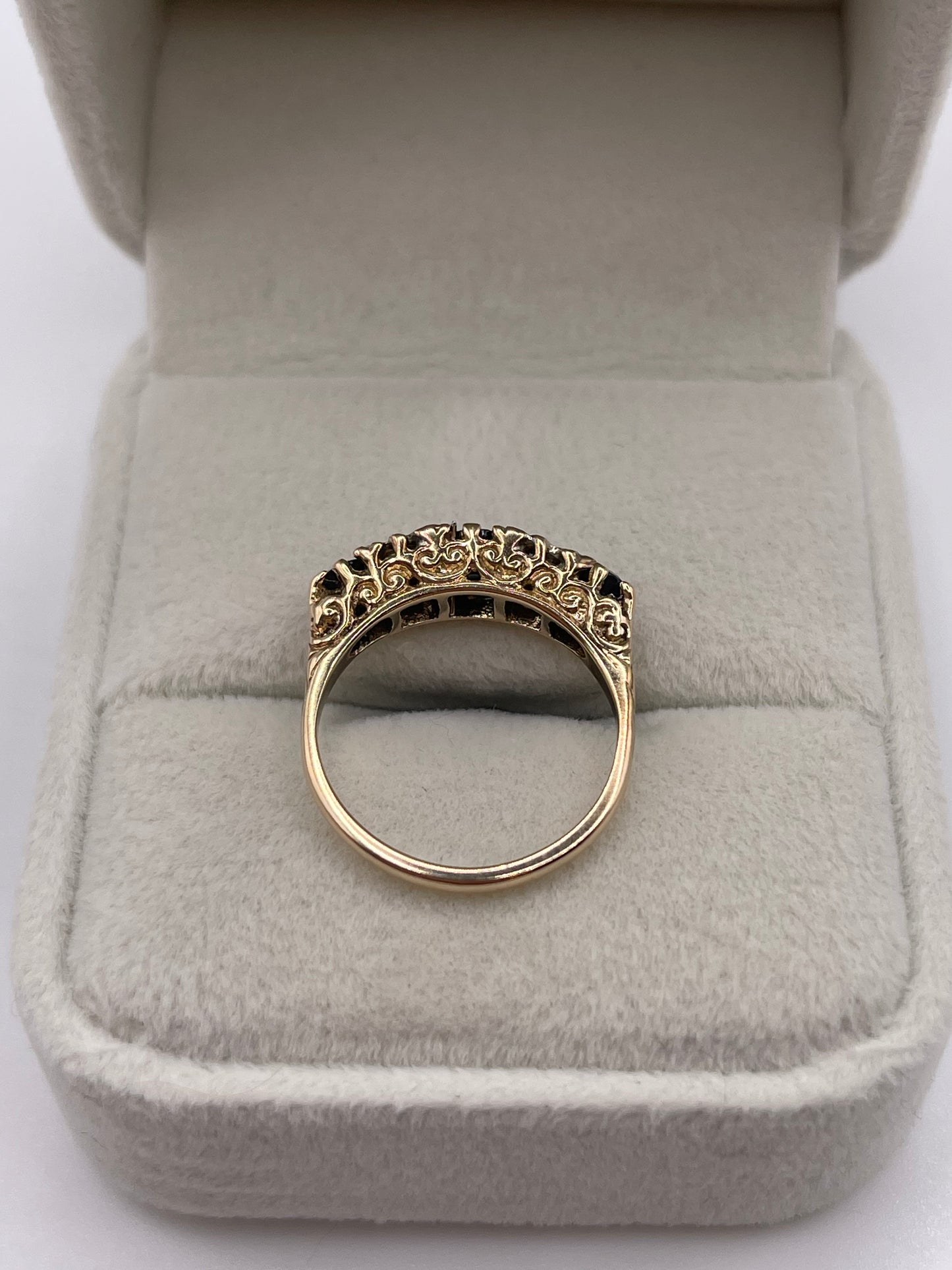 9ct gold sapphire and diamond ring